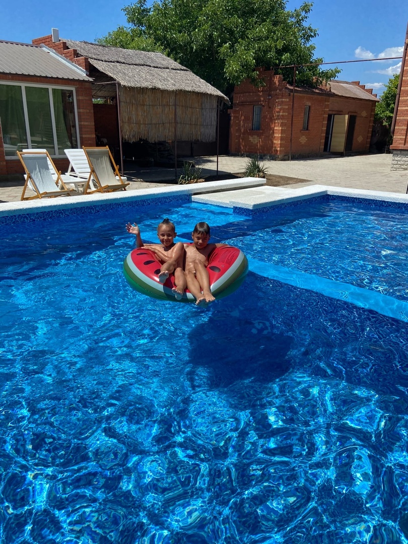 Отдых под Евпаторией с детьми: бассейн в «Ялтас»